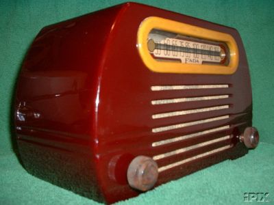 Old radio pic